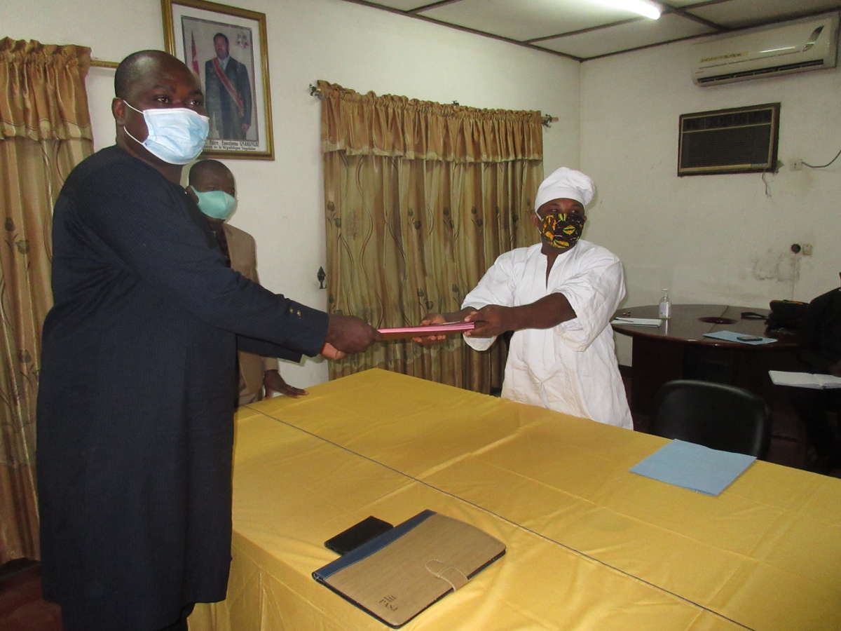 Prise de fonction de M. Alémawo, nouveau doyen de la FDSP